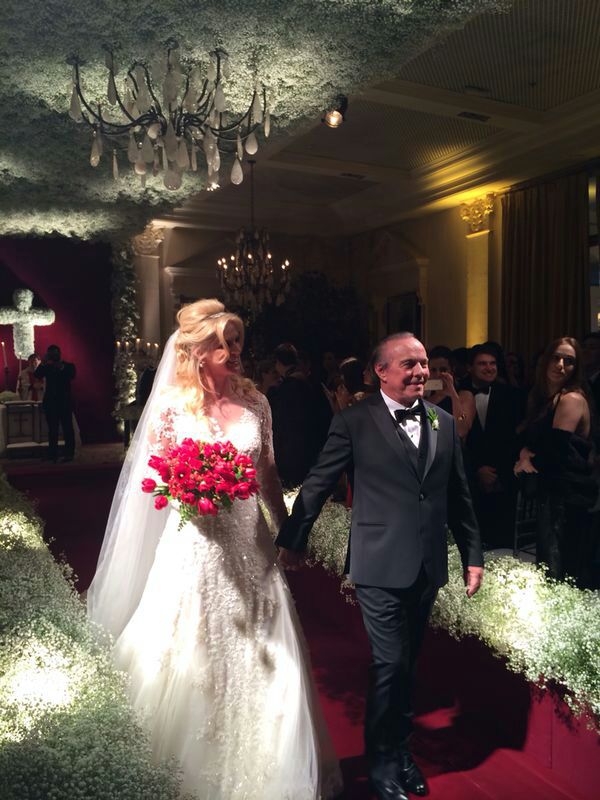 Após a cerimônia, Val Marchiori e Evaldo Ulisnki já casados (Foto: João Batista Jr.)