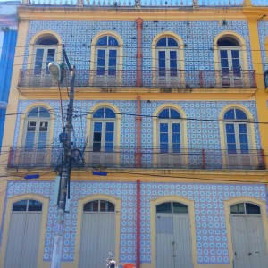 Os azulejos portugueses na fachada da futura cervejaria Cabôca: patrimônio preservado. (Foto: Divulgação)