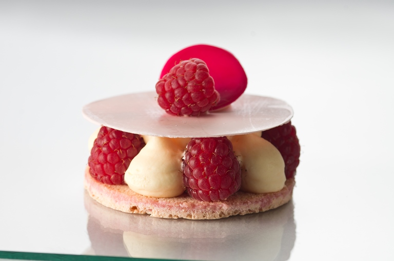 Torta de framboesa frescas: doces franceses em novas versões (Fotos: divulgação)