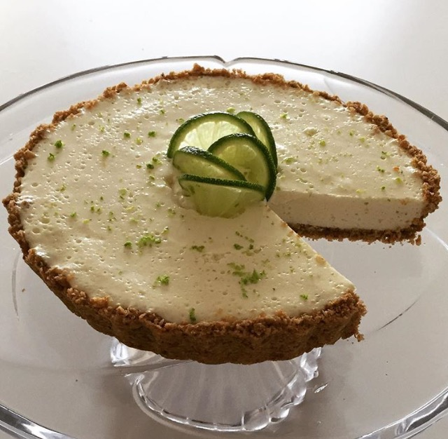 (Torta de limão com recheio de leite condensado caseiro. Foto: reprodução/Instagram)