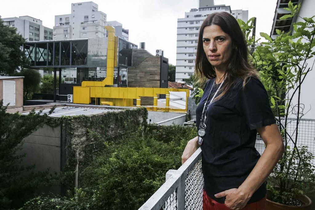 Elisa Stecca, umas das vizinhas do Chez Oscar: problemas com barulho
