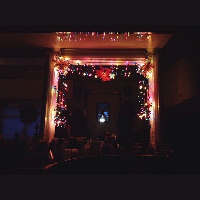 Chloë Grace Moretz, a Carrie do filme de terror, fez uma foto ontem à noite