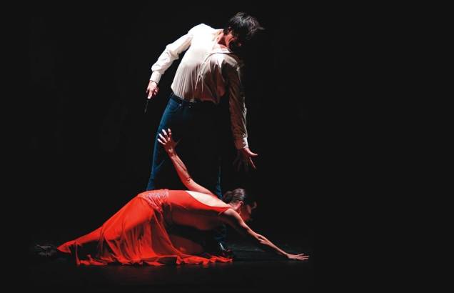 Os bailarinos Adrian Galia e Stella Arauzo, em Carmen: intensidade