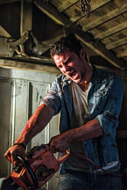 Shiloh Fernandez em A Morte do Demônio: ele faz de tudo para expulsar o espírito