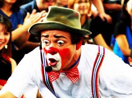 Zabobrim: palhaço apresenta  o "Circo do Só Eu"