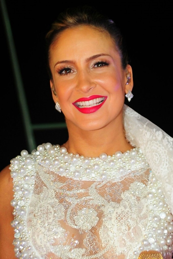 O look completo da fantasia e maquiagem de Claudia Leitte para o bloco Largadinho, em Salvador. (Foto: Divulgação)