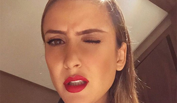 Vídeo que mostra Claudia Leitte se recusando a tirar foto com fãs provoca polêmica