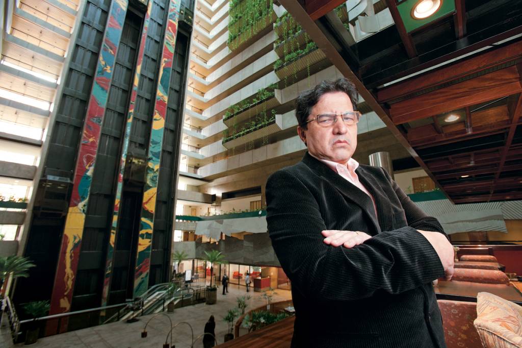 Cláudio Maksoud contesta veracidade de testamento do pai