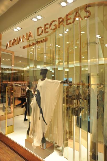 Adriana Degreas: marca de moda praia é uma das mais respeitadas no mundo