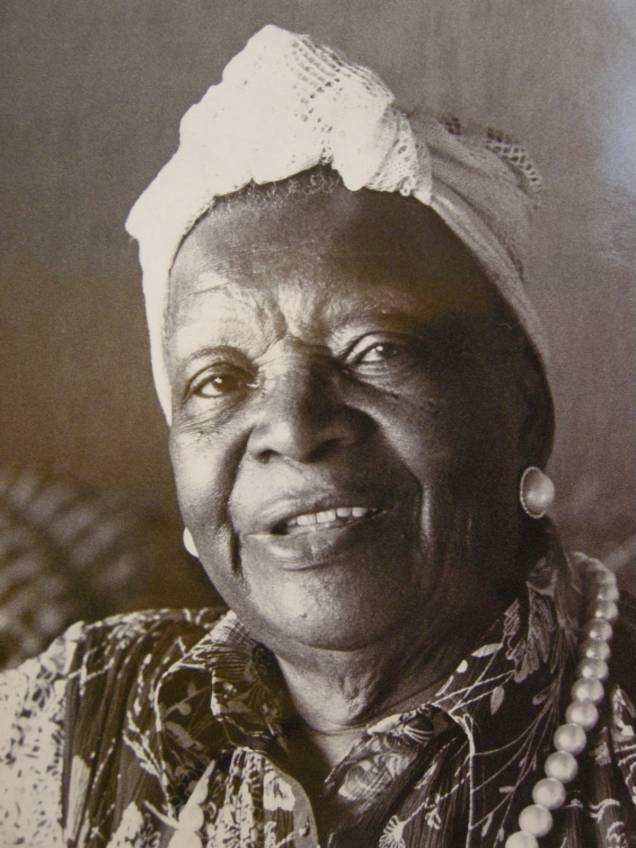 Clementina de Jesus - Rainha Quelé: documentário musical sobre a cantora carioca Clementina de Jesus - Rainha Quelé: documentário musical sobre a cantora carioca