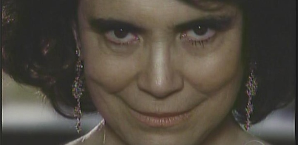 clo-faz-caras-e-bocas-no-momento-em-que-matar-salomao-1319855132427_615x300