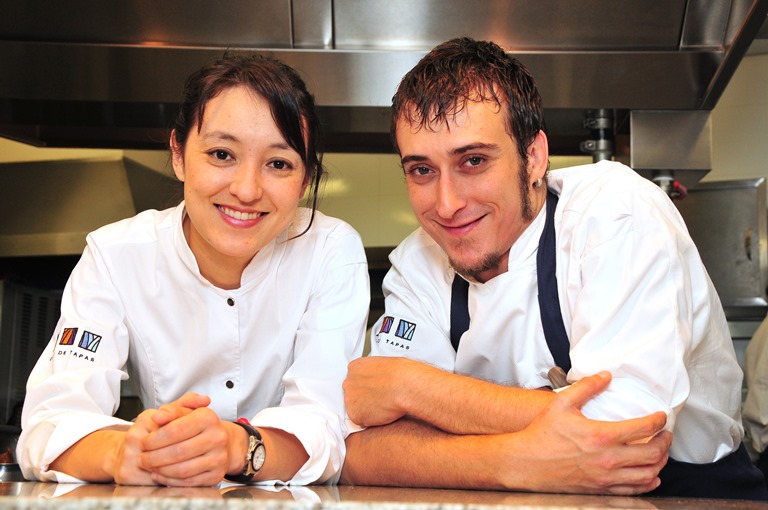 Ligia Karazawa e Raúl Jiménez: primeira dupla de chefs do restaurante espanhol (Foto: Ligia Skowronski)
