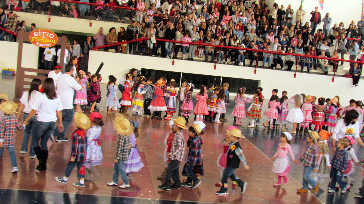 colegio-magno-festinha.jpeg