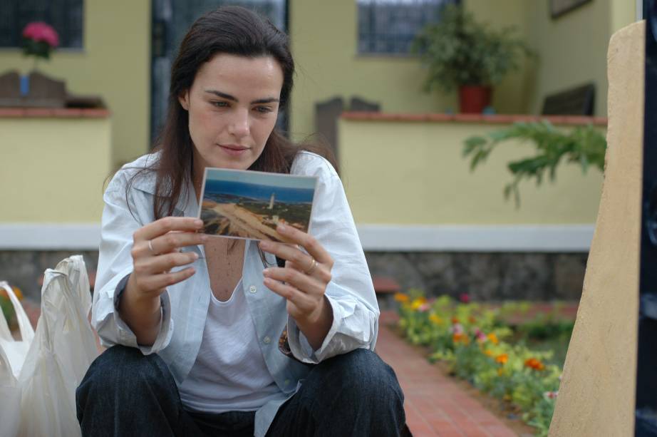 Ana Paula Arósio vive uma professora em Como Esquecer Ana Paula Arósio vive uma professora em Como Esquecer