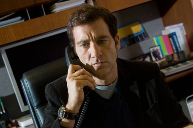 Confiar: Clive Owen vive um pai preocupado com as amizades virtuais de sua filha Confiar: Clive Owen vive um pai preocupado com as amizades virtuais de sua filha