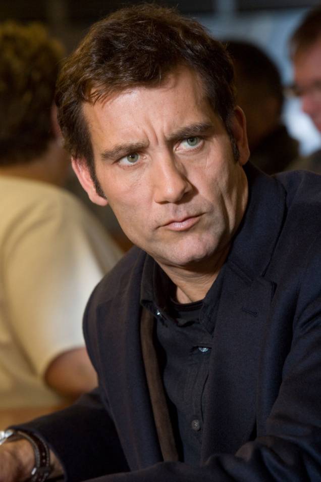 Confiar: Clive Owen interpreta o pai de Annie Confiar: Clive Owen interpreta o pai de Annie