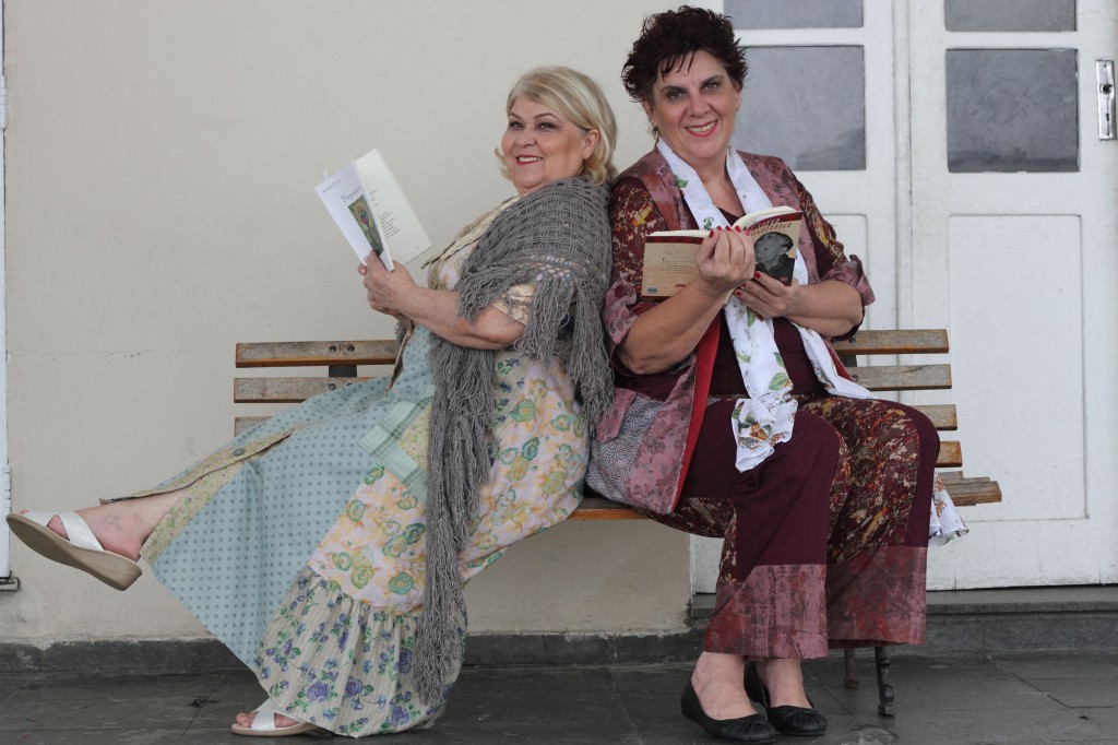 Sônia de Paula e Nica Bomfim: "Cora e Adélia, Receita de Poesia em um Dedo de Prosa" tem entrada franca (Foto: Giulia Oliveira)