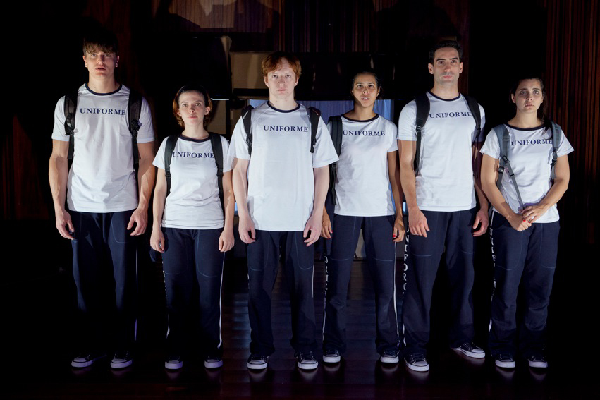 Coro dos Maus Alunos: comédia dramática sobre os limites da relação de professor e aluno Coro dos Maus Alunos: comédia dramática sobre os limites da relação de professor e aluno