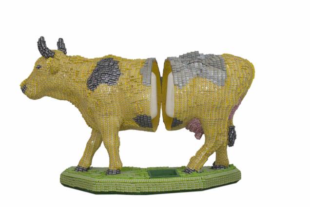 Cowxinhas de chicletes dos artistas Renato Zandoná & Rubens Marinelli