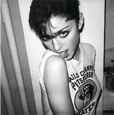 Madonna clicada em Nova York, em 1980