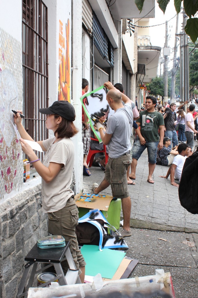 Tarde de pintura na edição passada do Dia do Graffiti no Bixiga (Foto: Gabriel Alexandre)