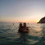 Cristiana Oliveira e amiga aproveitando um dia de praia (Reprodução/Instagram)