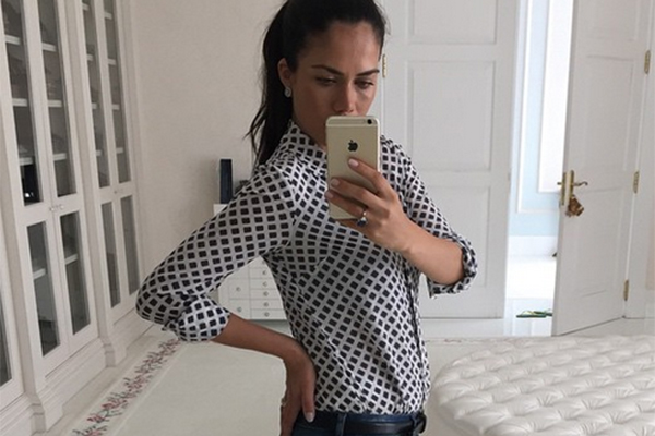 Daniela Albuquerque revela tratamento inusitado para pele e provoca polêmica