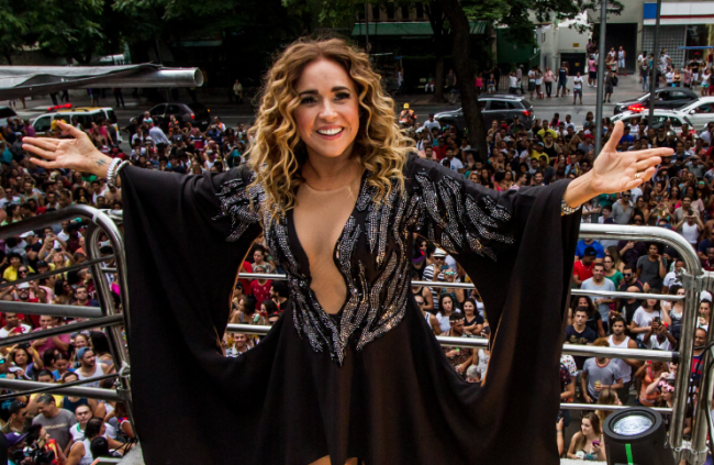 Daniela Mercury: cantora faz a contagem regressiva na virada do ano (Foto: Divulgação)