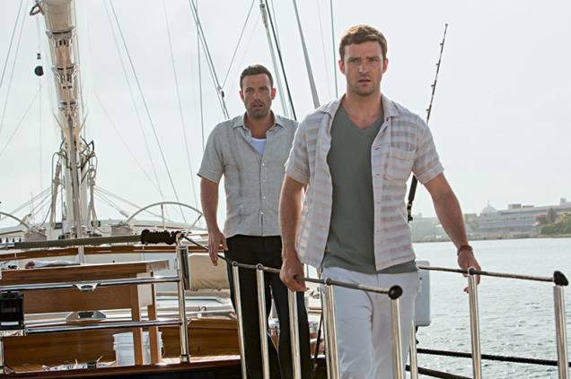 Aposta Máxima: Affeck e Timberlake num iate na Costa Rica, situações previsíveis numa realização cafona