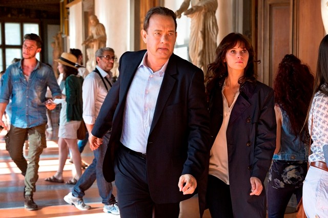 Tom Hanks e Felicity Jones em cena de  'Inferno'