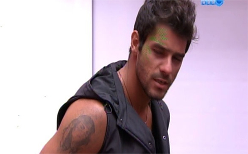 BBB 14: Pedro Bial contraria Diego e defende adoção por gays