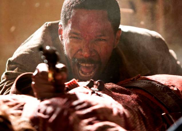 Jamie Foxx em Django Livre: ator vive um escravo que procura resgatar a mulher