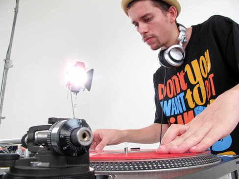 Black n Yellow: pista comandada pelo DJ Soares