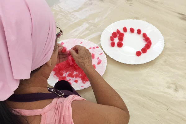 Trabalho feito por artesãs: um pouco da confeitaria do Planalto Central