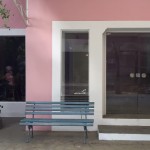 Fachada: no interior de uma vila