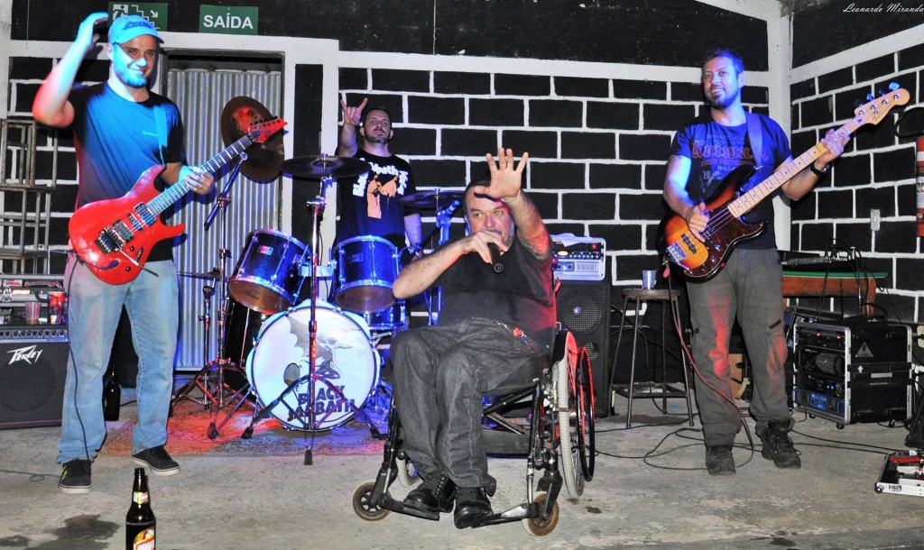 Douglas Paccini: fãs de Iron Maiden emociona banda em show de Belo Horizonte