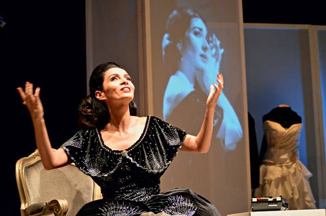 Claudia Ohana protagoniza o drama Callas, que estreia no Teatro Itália