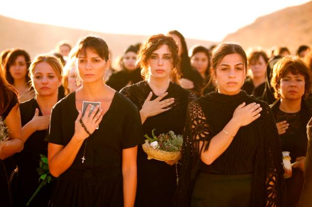 E Agora, Aonde Vamos?: mulheres tentam proteger uma comunidade dos conflitos religiosos