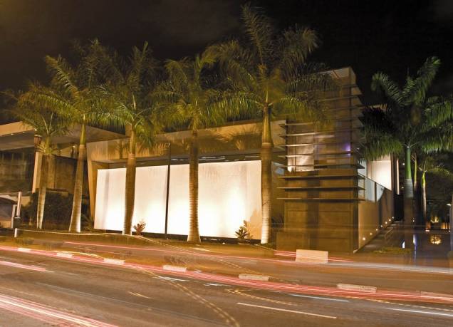 Ébano: fachada da casa noturna localizada na Avenida Hélio Pellegrino Ébano: fachada da casa noturna localizada na Avenida Hélio Pellegrino