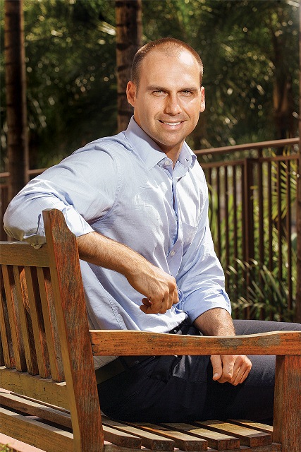 Filho de Jair Bolsonaro, Eduardo Bolsonaro quer ser deputado federal por São Paulo