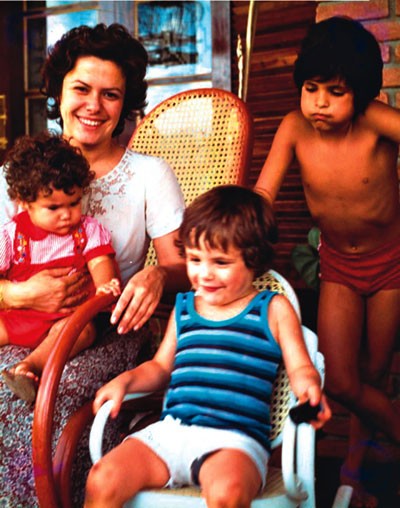 Família: Elis com os filhos Maria Rita, Pedro Mariano e João Marcello Bôscoli;