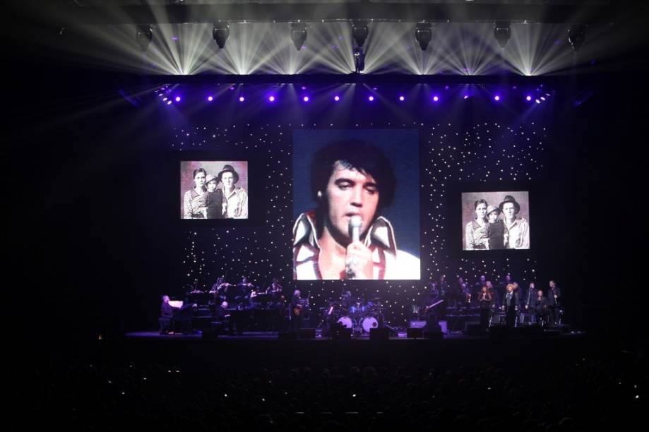 Elvis Presley in Concert: superprodução com banda e projeções remasterizadas