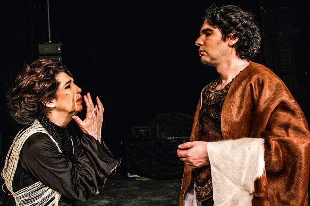 Esther Góes e Ariel Borghi em Coriolano Esther Góes e Ariel Borghi em Coriolano