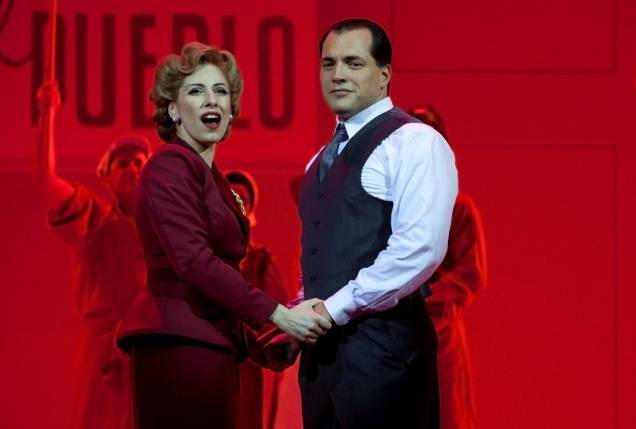 Evita: Paula Copovilla e Daniel Boaventura estão no musical dirigido por Jorge Takla