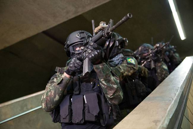 exercito simulação atentado terrorista metrô olimpíadas