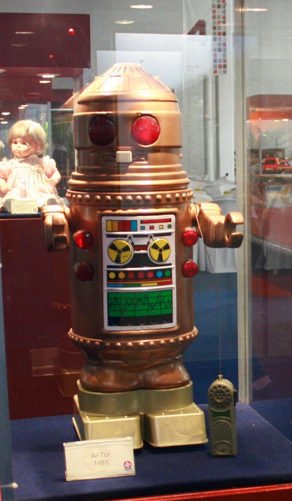 Ar-tur: o robô de 1981 obedecia os comandos de um controle remoto