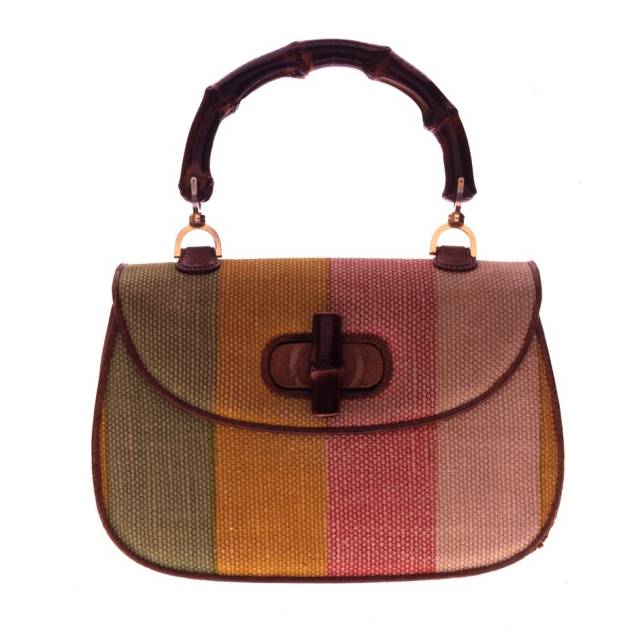 A Gucci Bamboo Bag: a bolsa foi criada em 1947 a partir de uma criativa ideia de artesãos italianos A Gucci Bamboo Bag: a bolsa foi criada em 1947 a partir de uma criativa ideia de artesãos italianos