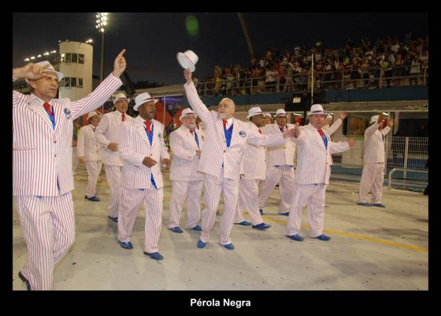 Exposição: Foto da escola Pérola Negra no Carnaval 2010