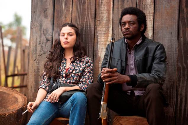 Maria Lúcia (Isis Valverde) e João de Santo Cristo (Fabrício Boliveira, em boa atuação) em Faroeste Caboclo Maria Lúcia (Isis Valverde) e João de Santo Cristo (Fabrício Boliveira, em boa atuação) em Faroeste Caboclo
