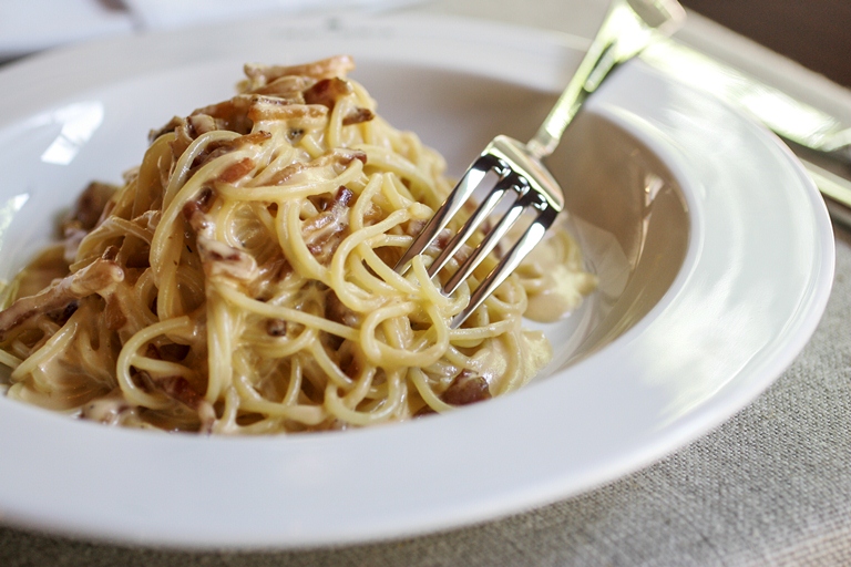 Fasano_Trattoria_espaguete_carbonara_Arnaldo_Lorencato